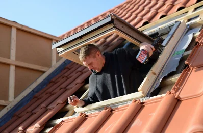 Pose de fenêtres de toit Velux à Chalandray
